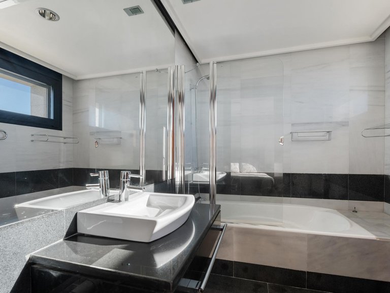 Villa for Sale in Altos De Los Monteros, Malaga 27
