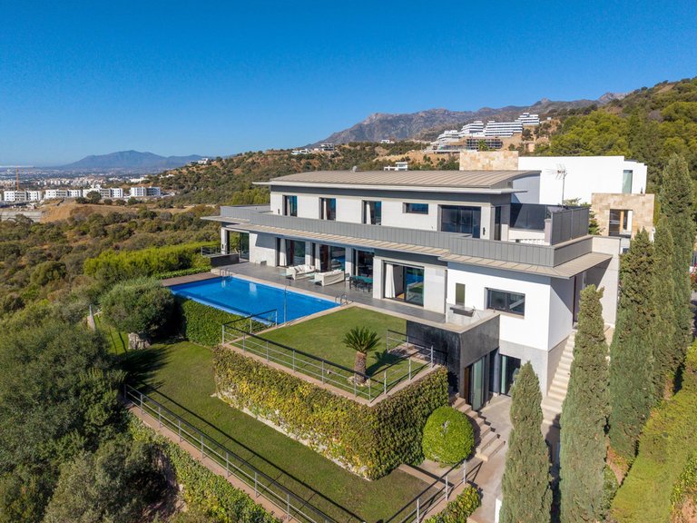 Villa for Sale in Altos De Los Monteros, Malaga 32