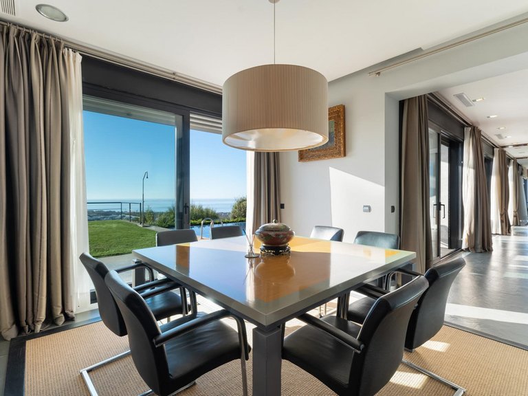 Villa for Sale in Altos De Los Monteros, Malaga 9