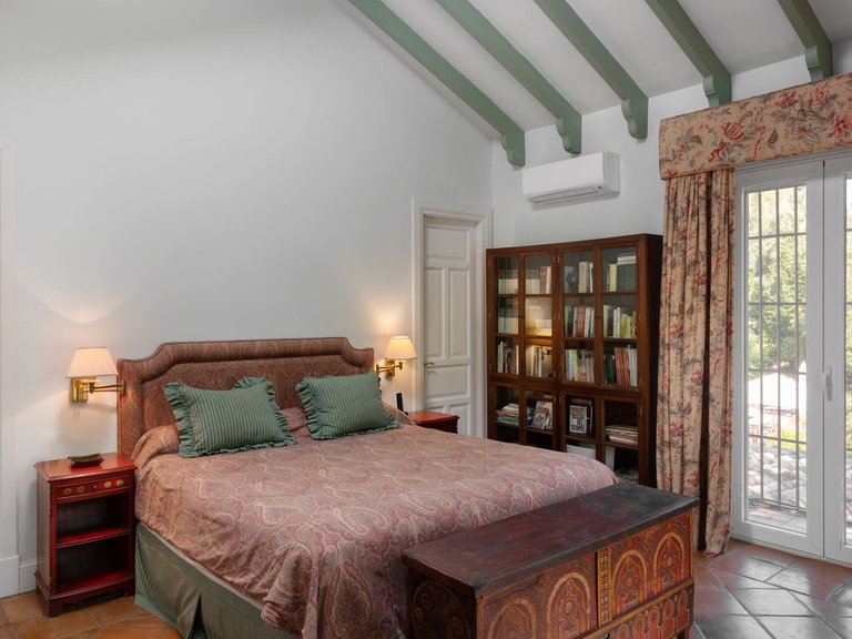 Villa for Sale in Benahavís, Malaga 10