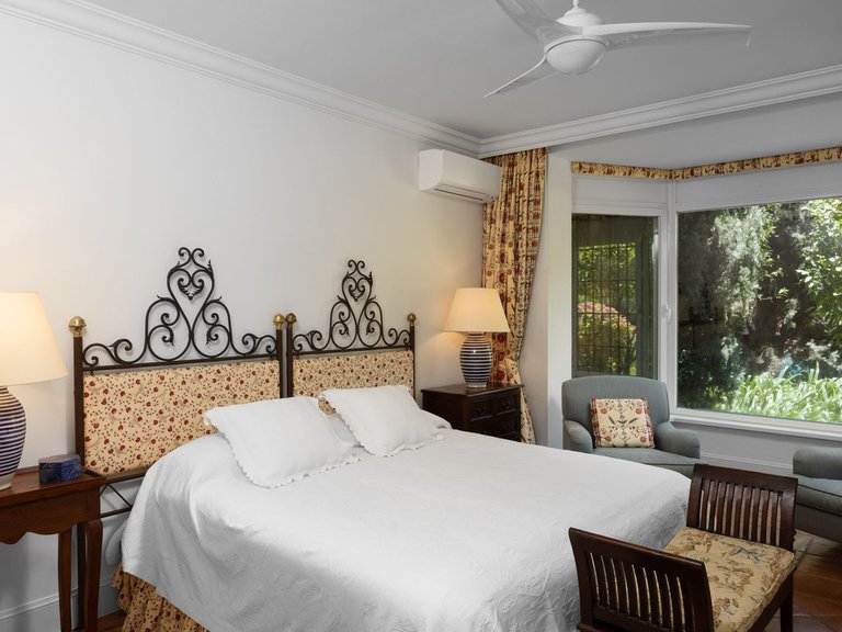 Villa for Sale in Benahavís, Malaga 11