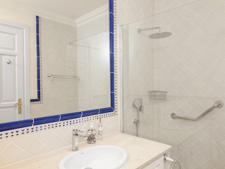 Villa for Sale in Benahavís, Malaga 15
