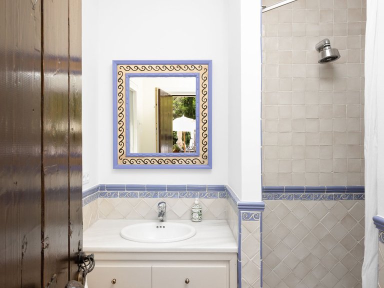 Villa for Sale in Benahavís, Malaga 17