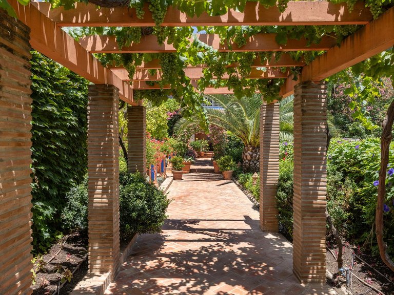 Villa for Sale in Benahavís, Malaga 26