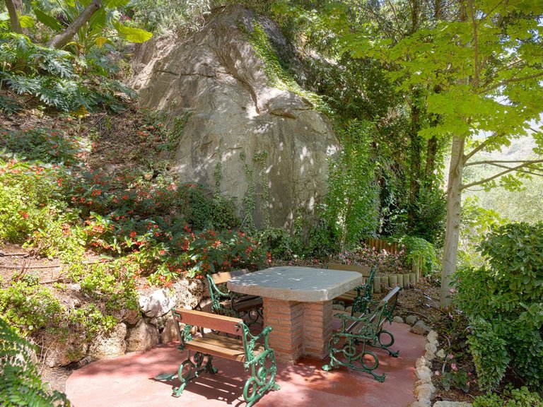 Villa for Sale in Benahavís, Malaga 35