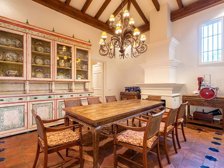 Villa for Sale in Benahavís, Malaga 4