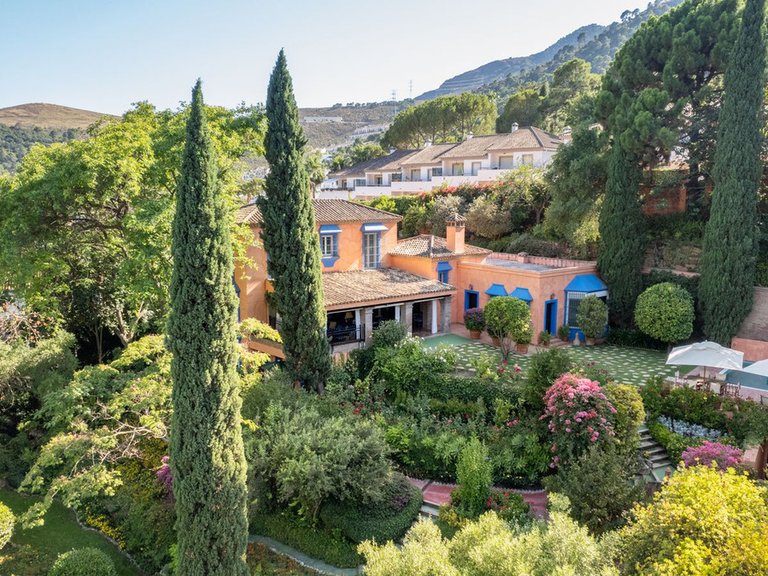 Villa for Sale in Benahavís, Malaga 42