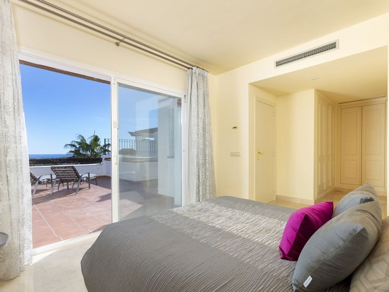 Apartment for Sale in Benahavís, Malaga 12