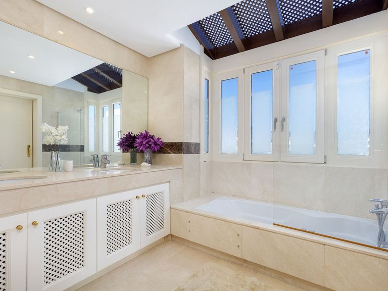 Apartment for Sale in Benahavís, Malaga 15