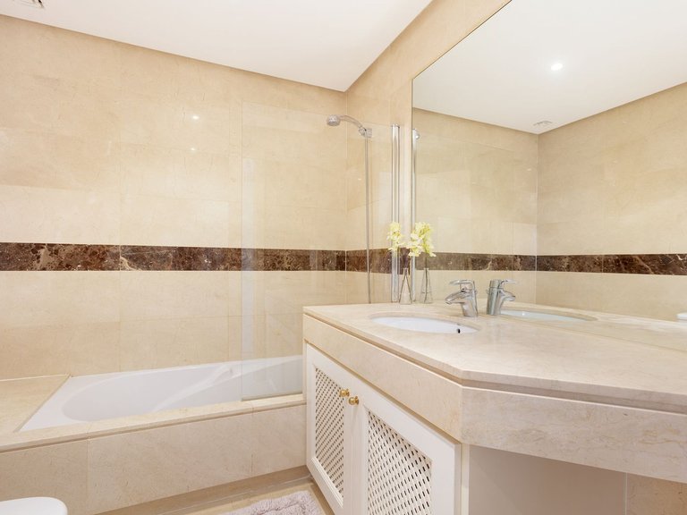 Apartment for Sale in Benahavís, Malaga 20