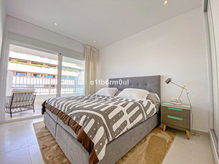 Apartment for Sale in The Golden Mile, Malaga 14
