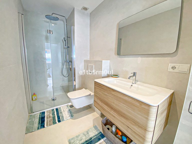 Apartment for Sale in The Golden Mile, Malaga 16