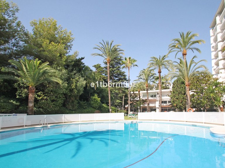 Apartment for Sale in The Golden Mile, Malaga 18