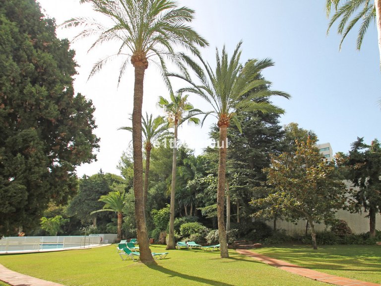 Apartment for Sale in The Golden Mile, Malaga 21