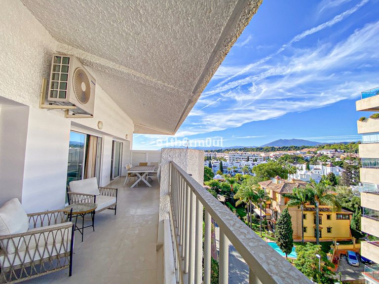 Apartment for Sale in The Golden Mile, Malaga 3