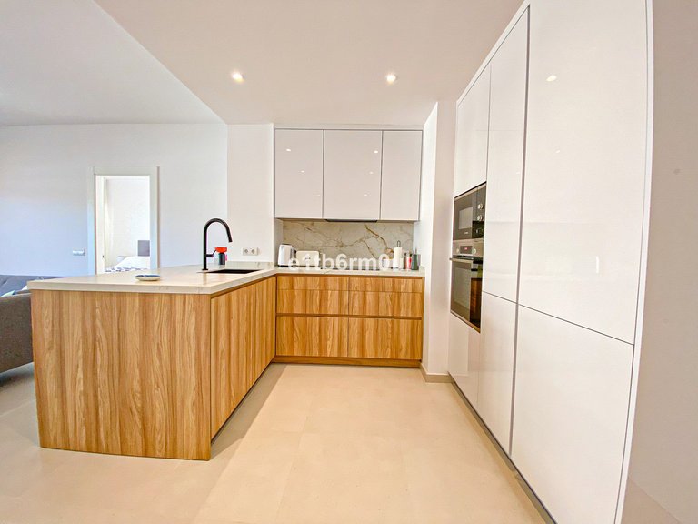 Apartment for Sale in The Golden Mile, Malaga 8