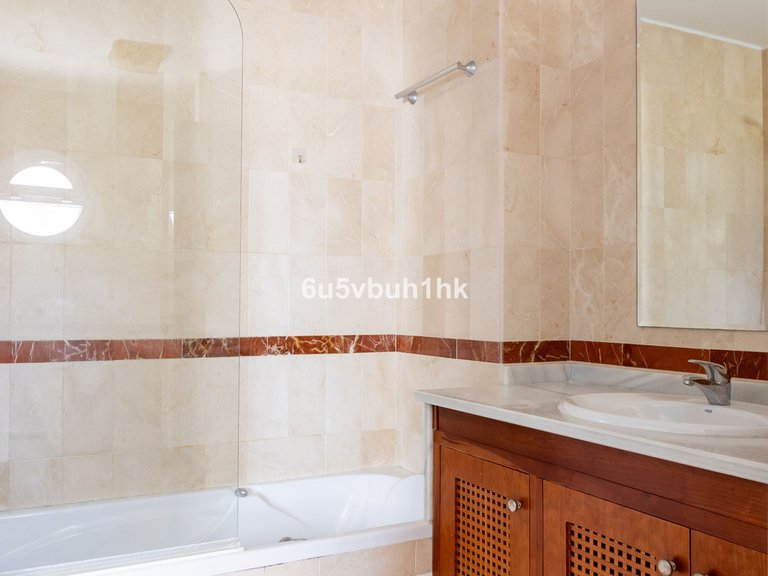Villa for Sale in Alhaurín De La Torre, Malaga 11