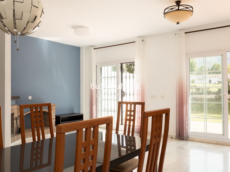 Villa for Sale in Alhaurín De La Torre, Malaga 5