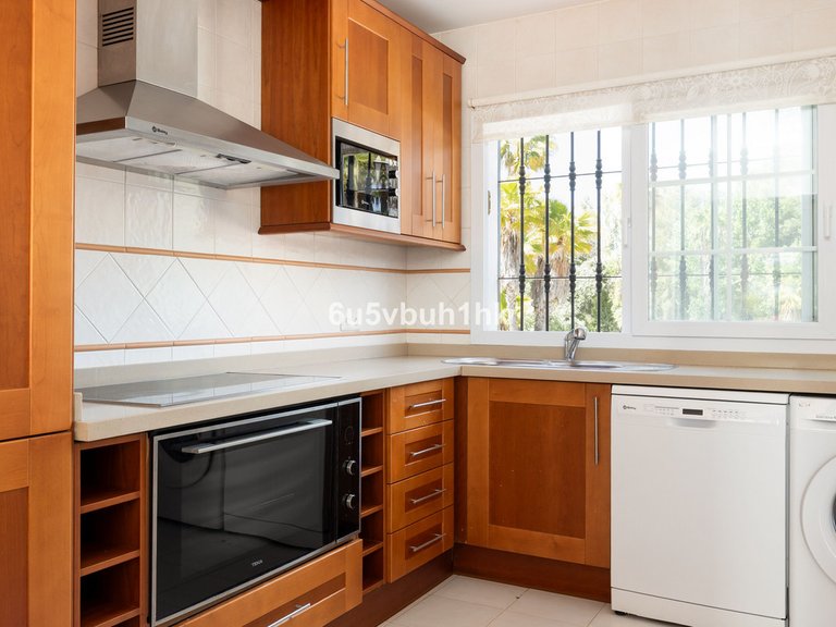 Villa for Sale in Alhaurín De La Torre, Malaga 7