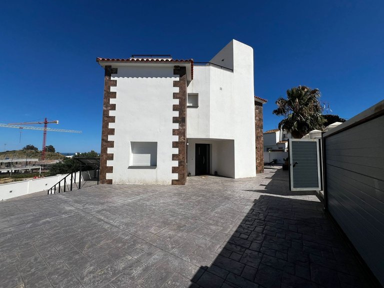 Villa for Sale in Estepona, Malaga 6