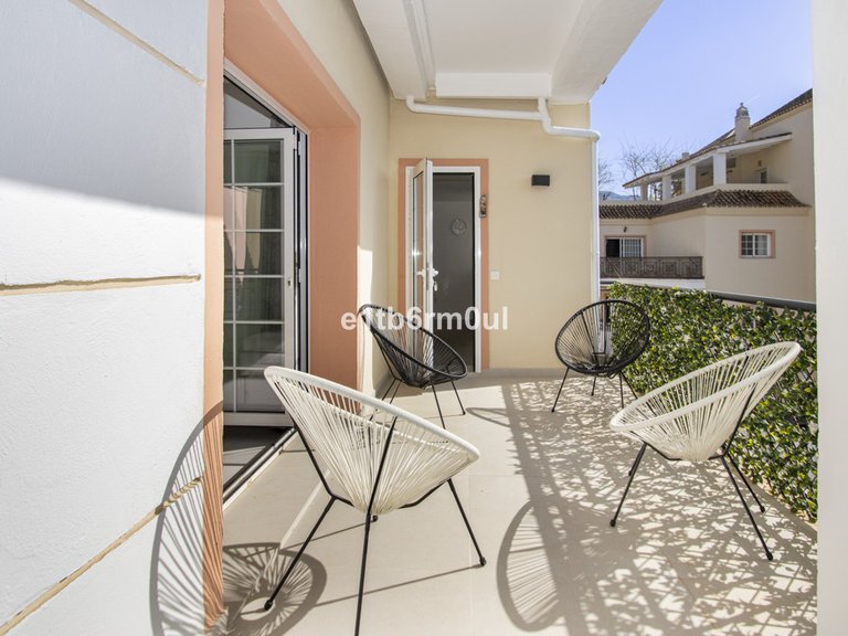 Apartment for Sale in Nueva Andalucía, Malaga 10