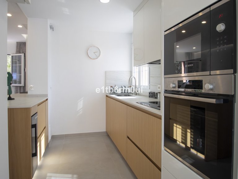 Apartment for Sale in Nueva Andalucía, Malaga 12