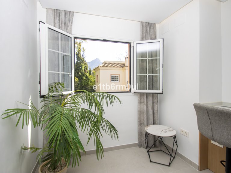 Apartment for Sale in Nueva Andalucía, Malaga 14