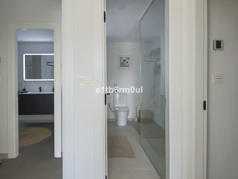 Apartment for Sale in Nueva Andalucía, Malaga 15