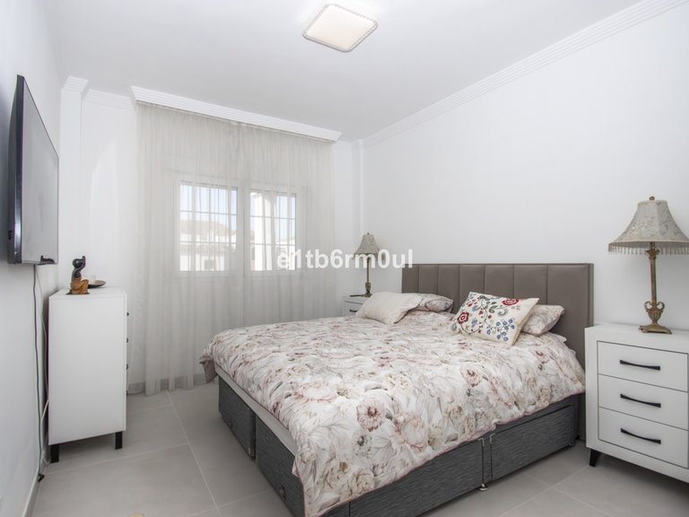 Apartment for Sale in Nueva Andalucía, Malaga 16