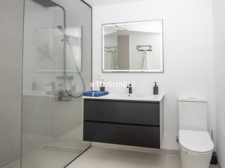 Apartment for Sale in Nueva Andalucía, Malaga 18