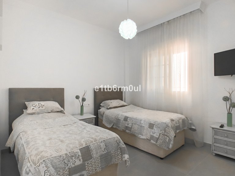 Apartment for Sale in Nueva Andalucía, Malaga 19