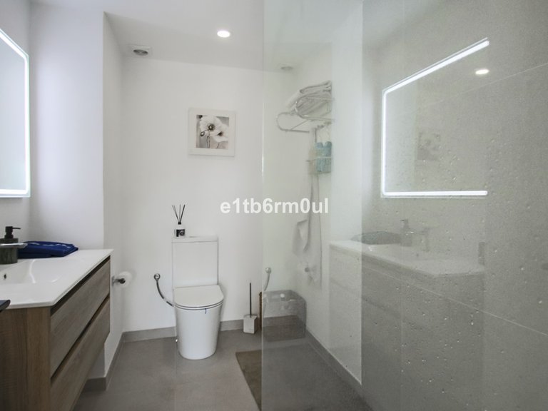 Apartment for Sale in Nueva Andalucía, Malaga 20