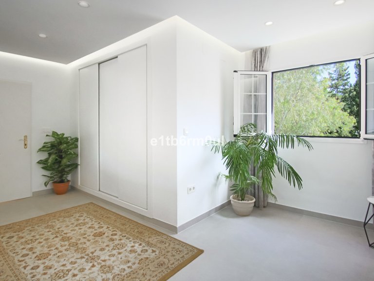 Apartment for Sale in Nueva Andalucía, Malaga 6