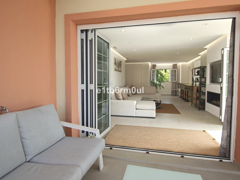 Apartment for Sale in Nueva Andalucía, Malaga 9