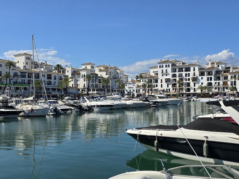 Apartment for Sale in La Duquesa, Malaga 12
