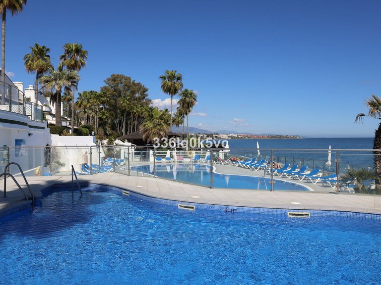 Villa for Sale in Estepona, Malaga 11