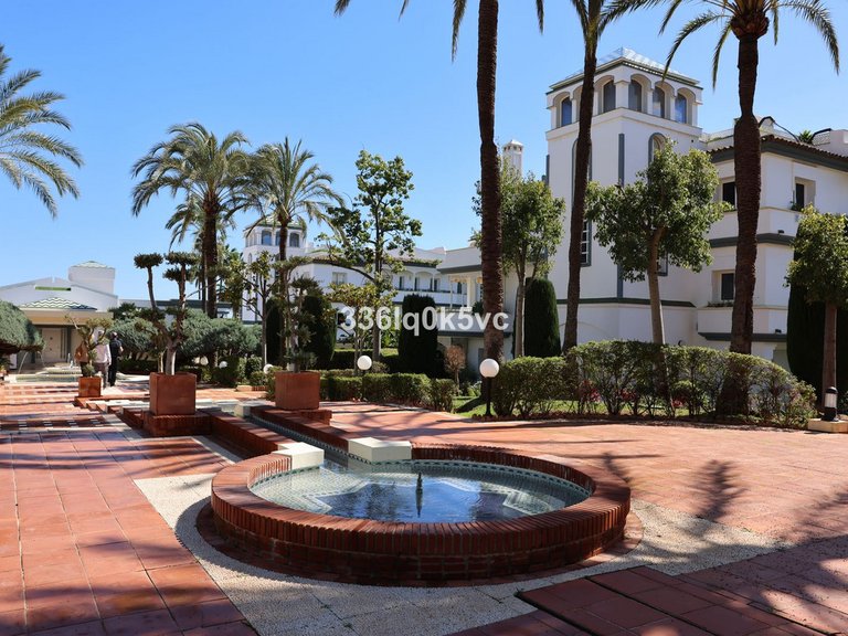 Villa for Sale in Estepona, Malaga 18