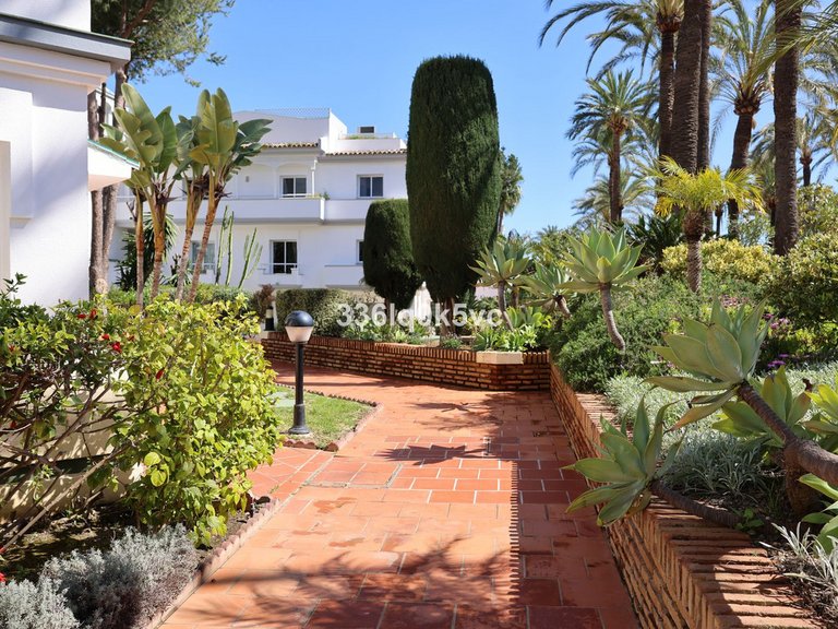 Villa for Sale in Estepona, Malaga 5