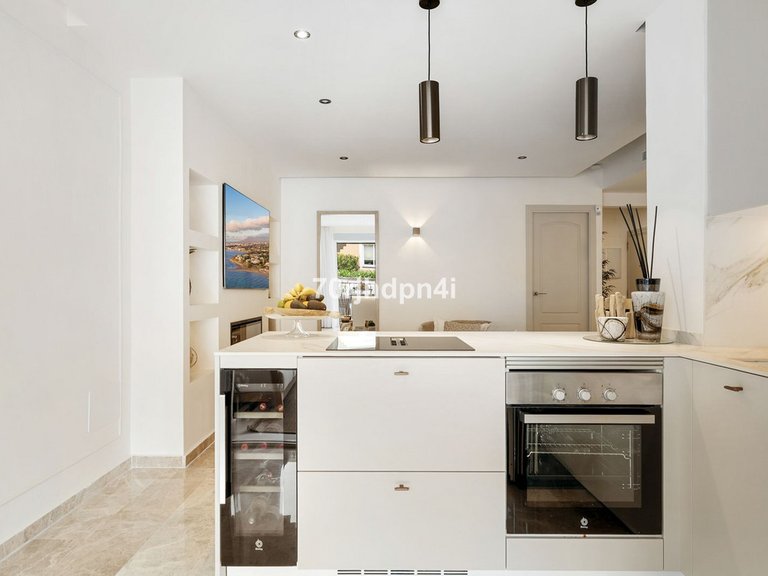 Apartment for Sale in Nueva Andalucía, Malaga 17