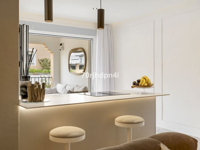 Apartment for Sale in Nueva Andalucía, Malaga 19