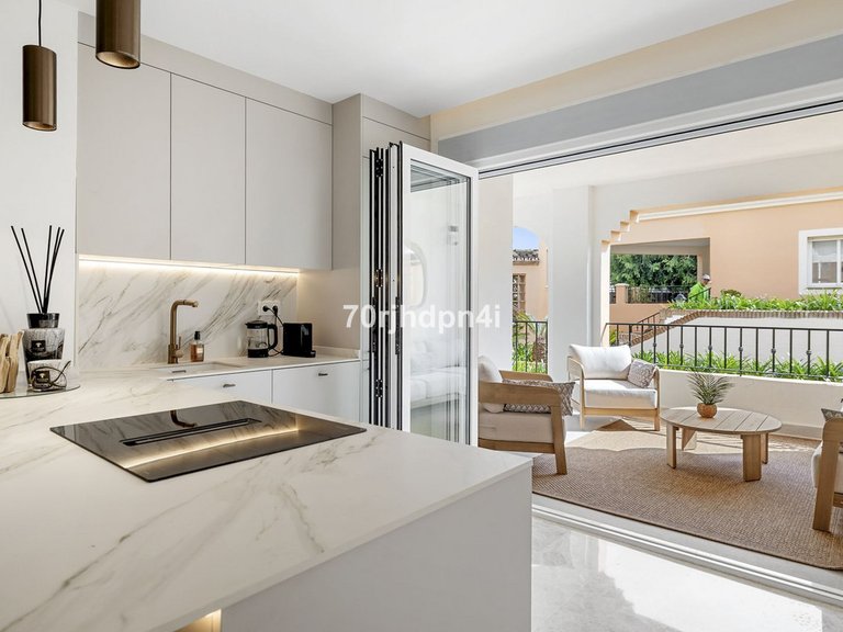 Apartment for Sale in Nueva Andalucía, Malaga 22