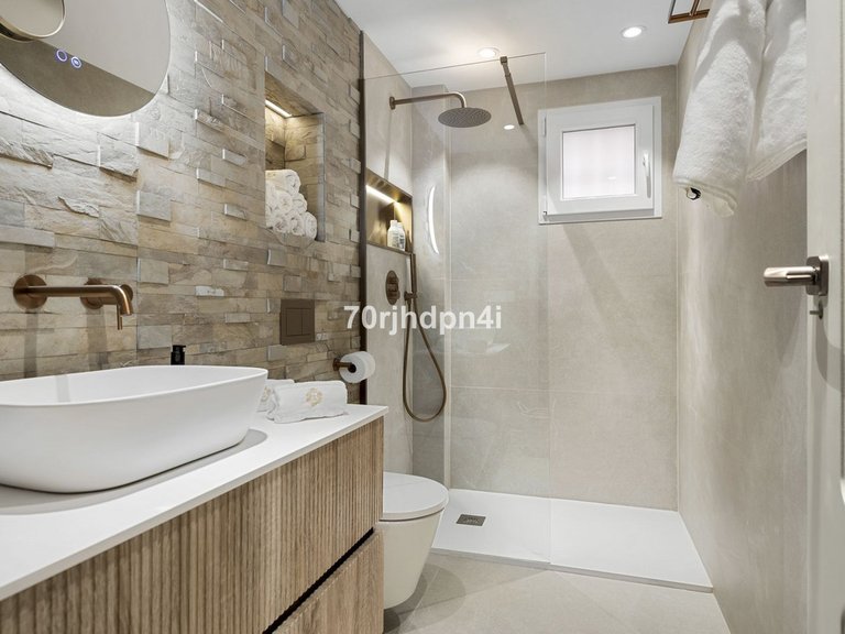 Apartment for Sale in Nueva Andalucía, Malaga 29