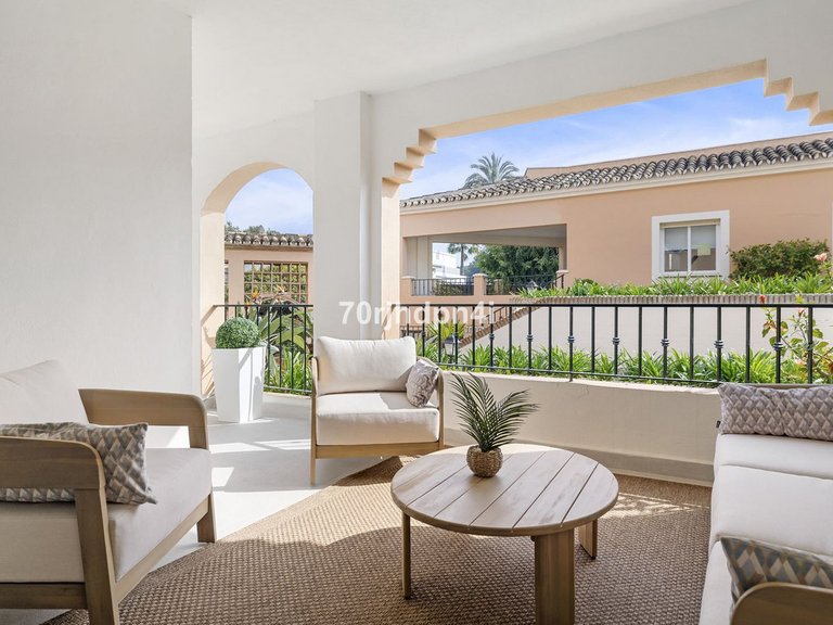 Apartment for Sale in Nueva Andalucía, Malaga 36