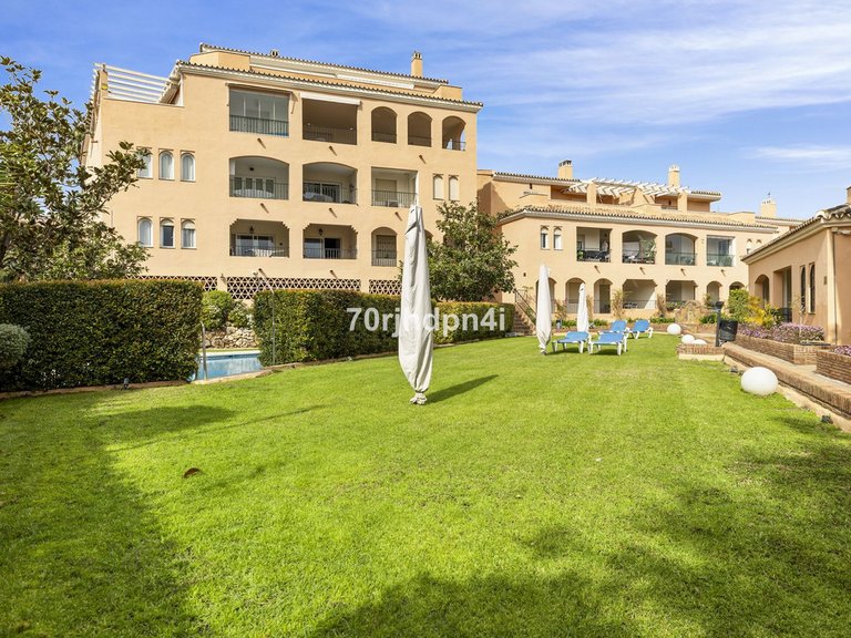 Apartment for Sale in Nueva Andalucía, Malaga 38