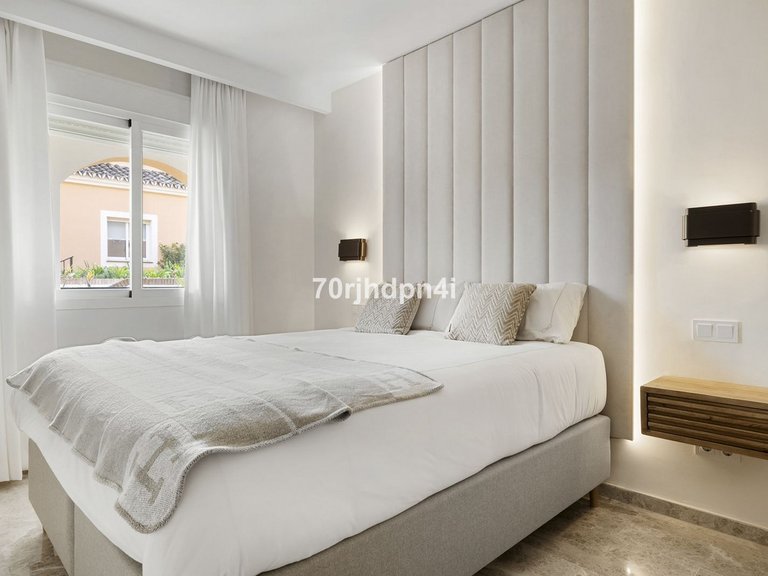 Apartment for Sale in Nueva Andalucía, Malaga 5