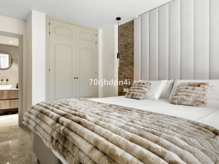 Apartment for Sale in Nueva Andalucía, Malaga 53