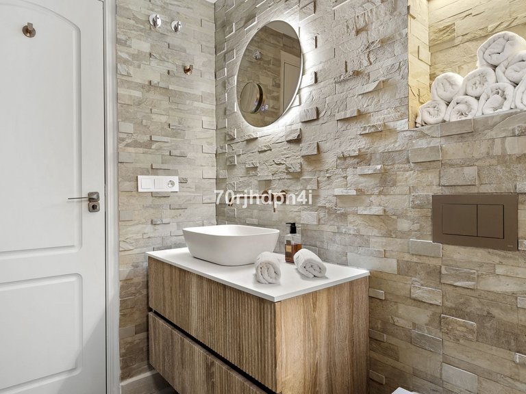 Apartment for Sale in Nueva Andalucía, Malaga 68