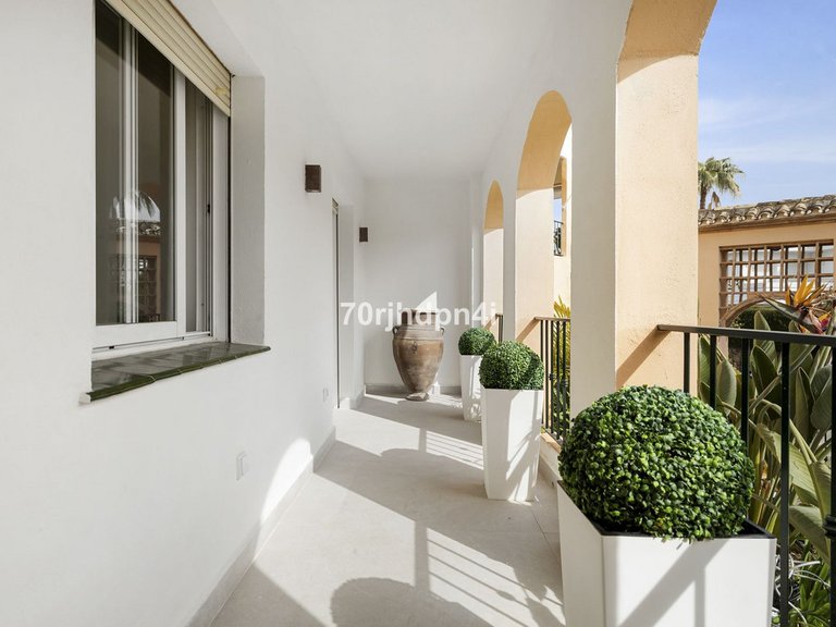 Apartment for Sale in Nueva Andalucía, Malaga 69