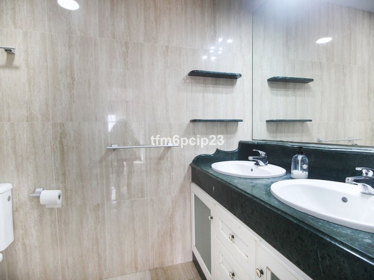 Villa for Sale in La Duquesa, Malaga 11