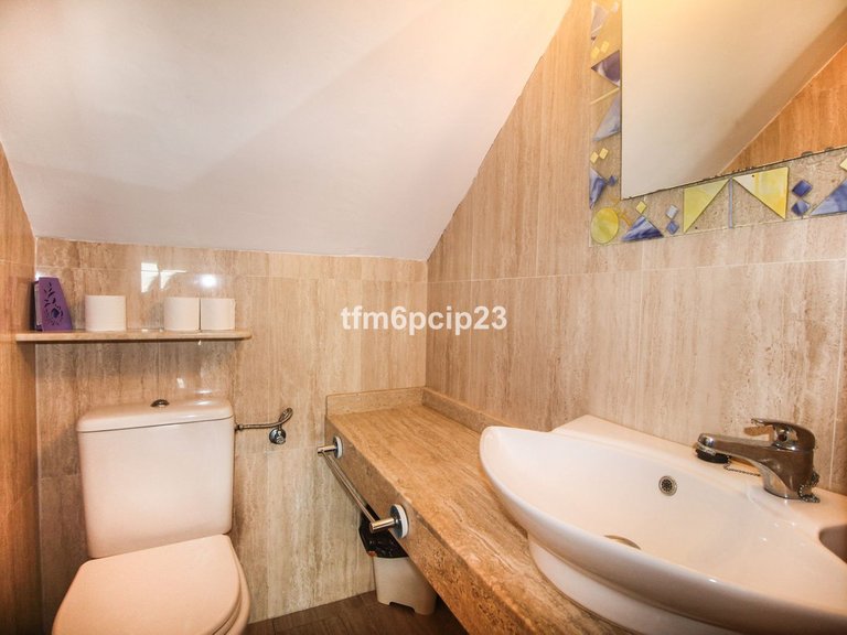 Villa for Sale in La Duquesa, Malaga 28